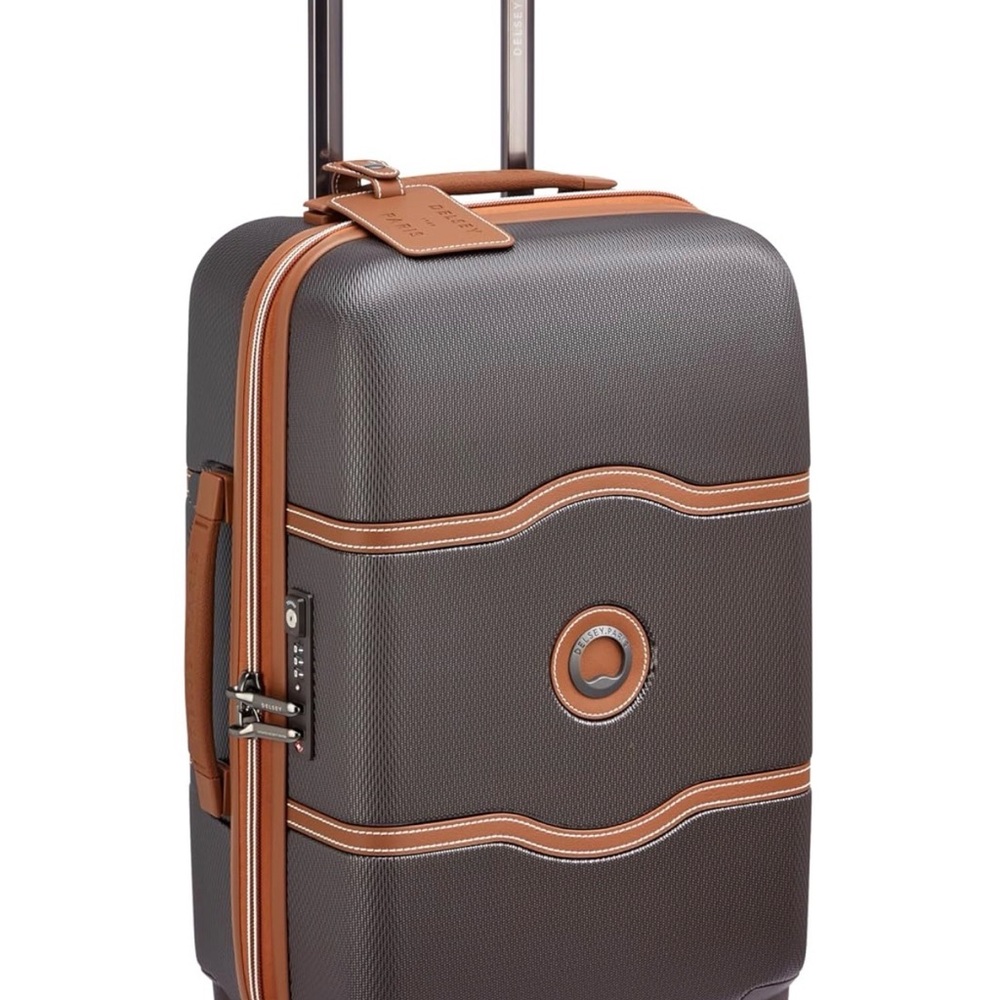 New Delsey Paris Carry On Luggage - Picture 8 of 12